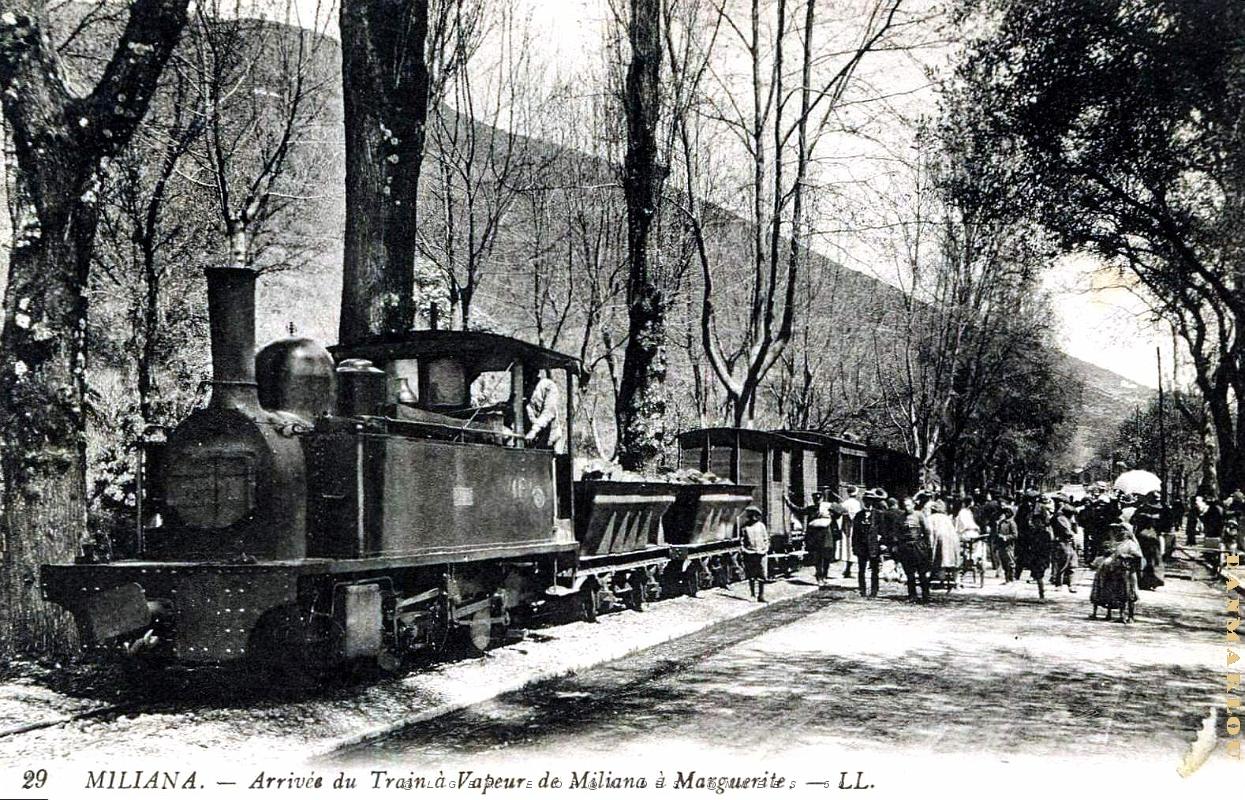 Miliana - Arrivee du train.jpg